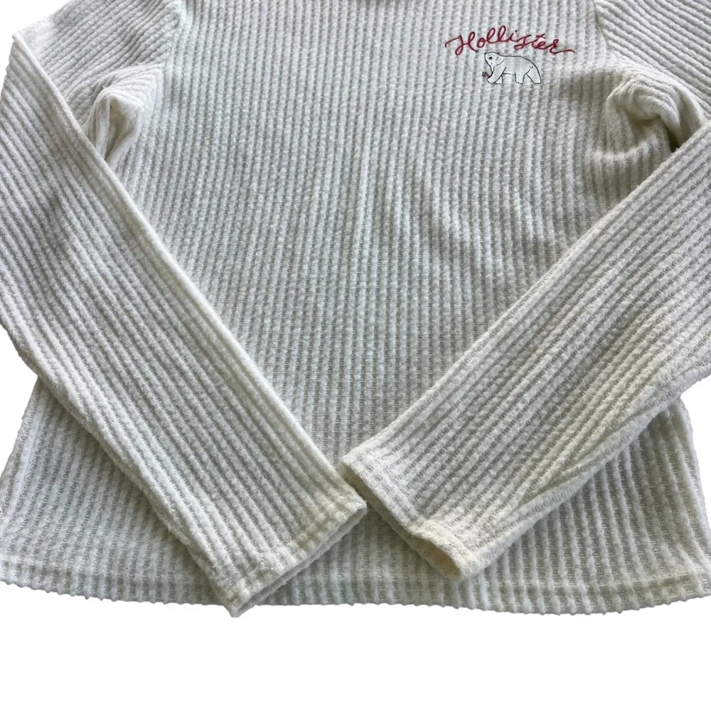 Hollister Women's L Cream Waffle Knit Long Sleeve Christmas Polar Bear Sleep Top